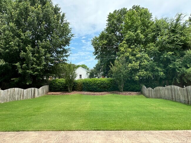 Building Photo - 12147 Bobhouse Dr