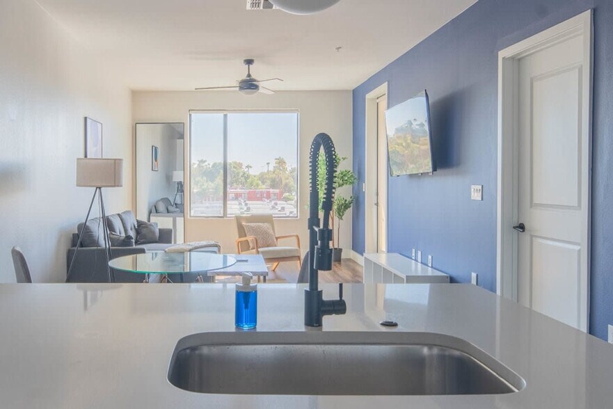 Building Photo - 701 W Rio Salado Pkwy