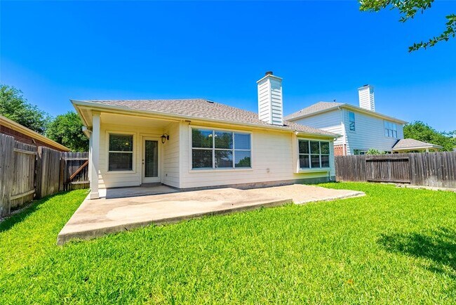 Building Photo - 605 Arrowood Pl