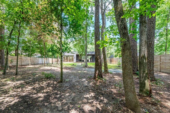 Building Photo - 1601 Beech Dr