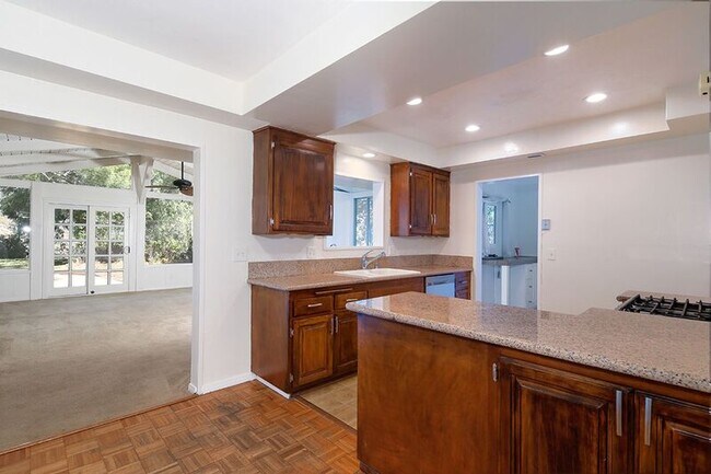 Building Photo - 279 Starlight Crest Dr