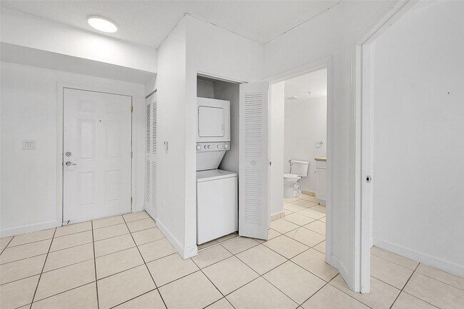 Building Photo - 1 Glen Royal Pkwy