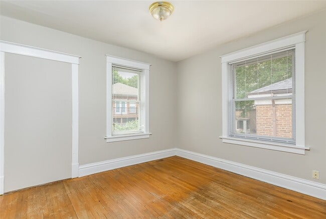 Building Photo - 7005 Amherst Ave