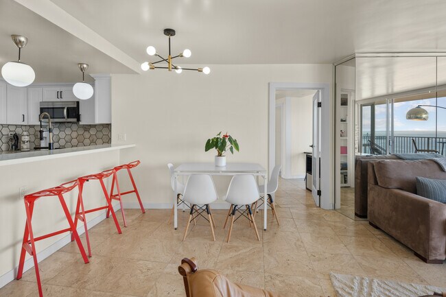 Building Photo - 700 E Ocean Blvd