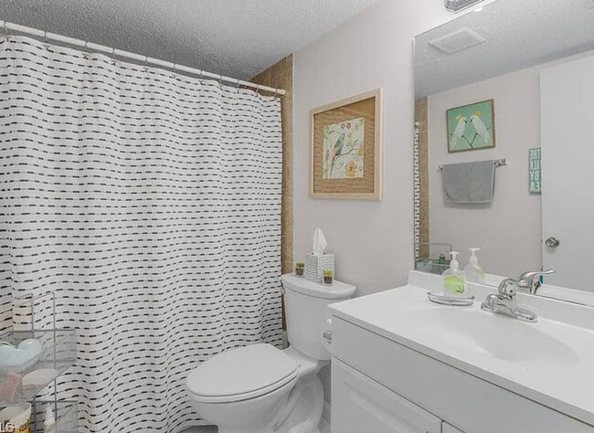 Building Photo - Waterfront 2-Bedroom, 2-Bath Condo for Rent