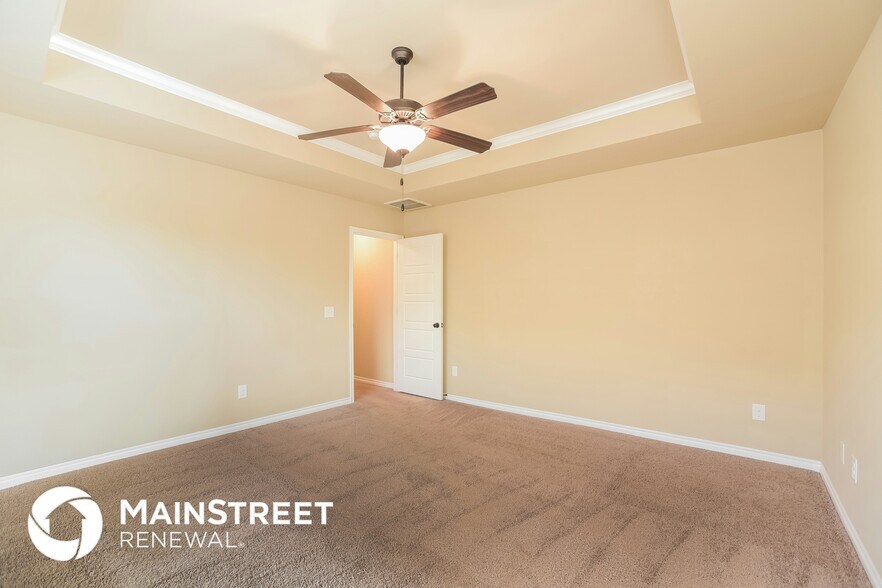 Building Photo - 608 Talon Dr