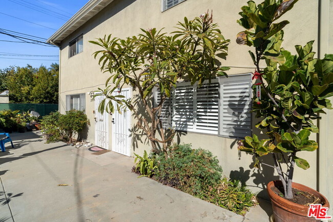 Building Photo - 2109 S Marvin Ave