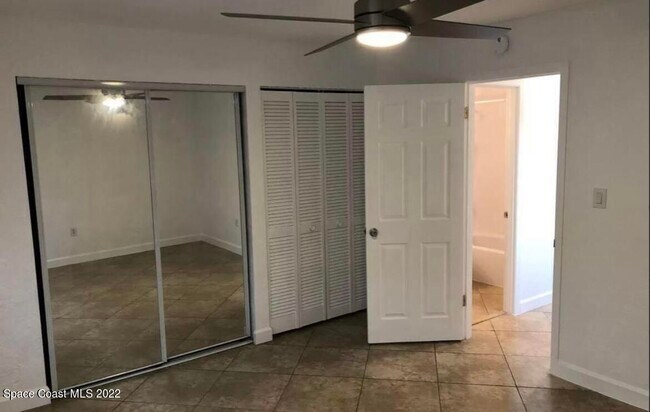 Building Photo - 102 S Peninsula Dr