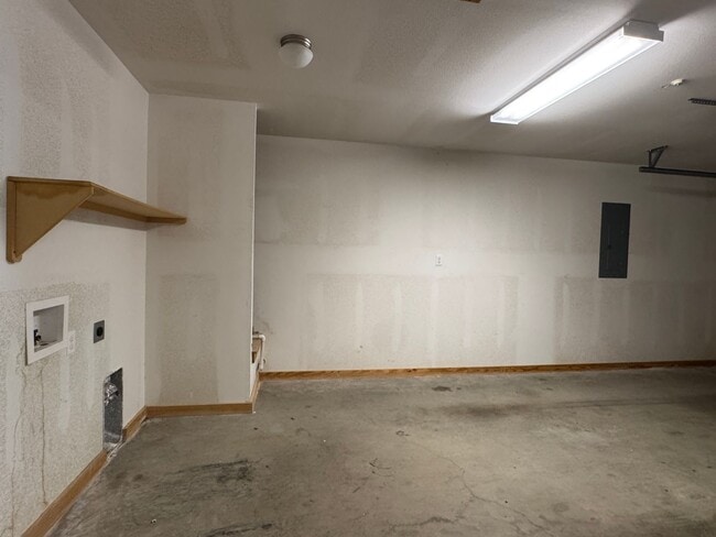 Building Photo - 328 Princess Place