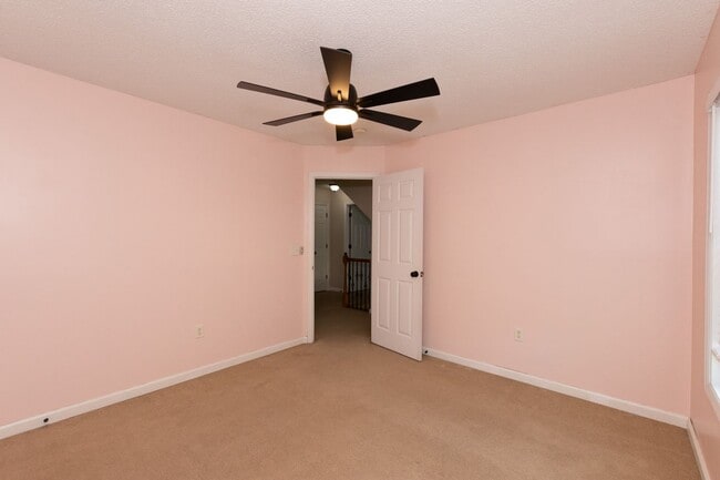 Building Photo - PRICE IMPROVEMENT!!!! MOVE-IN READY