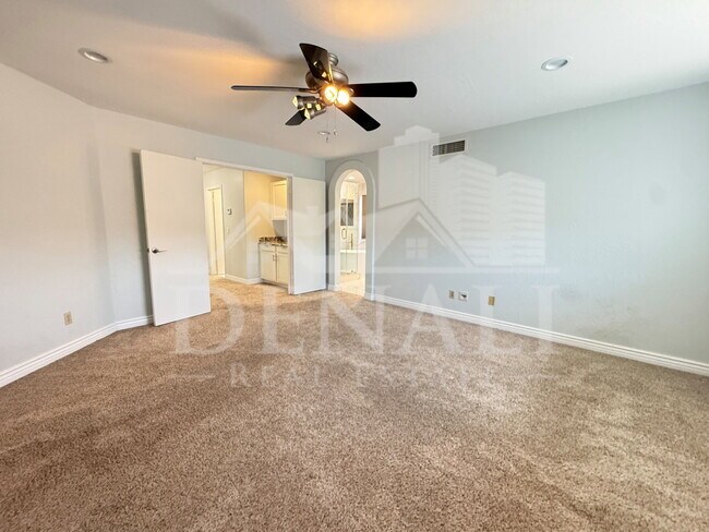 Building Photo - 18220 N 45th St
