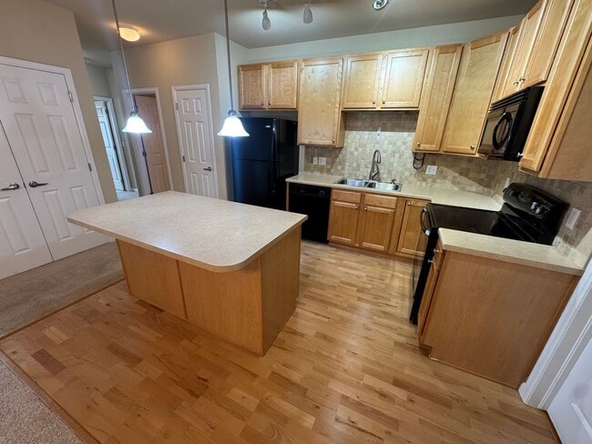 Building Photo - 16650 Las Ramblas Ln