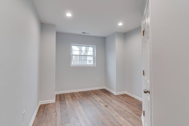Building Photo - Brand New Luxury Temple Apartments