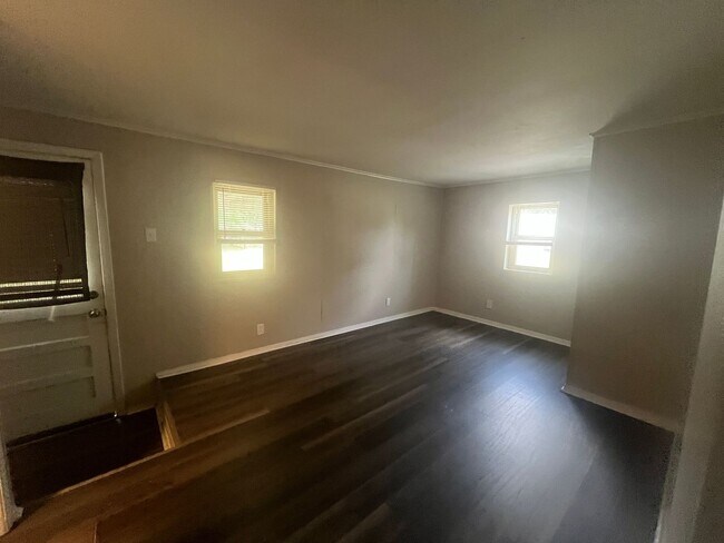 Building Photo - 4 Br 2 Bath Home for rent in NLR