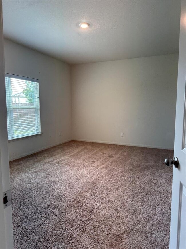 Building Photo - 18641 Quiet Range Dr