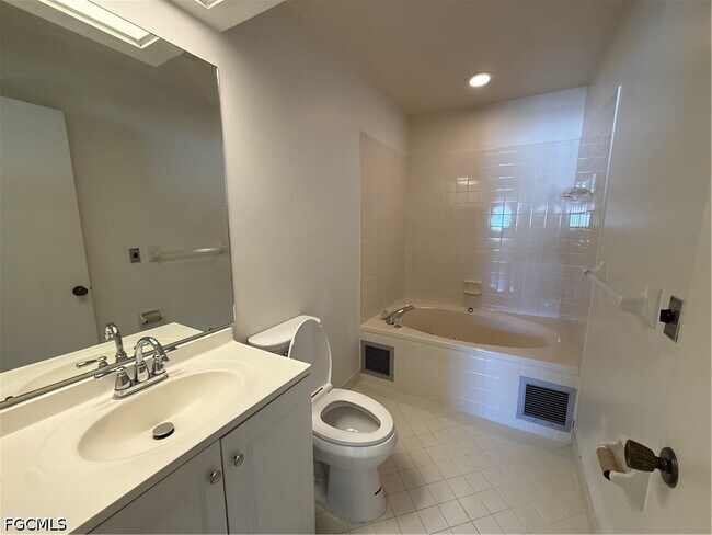 Building Photo - 123 SW 47th Terrace
