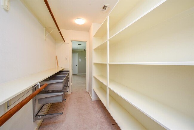 Building Photo - 5531 Yarwell Dr