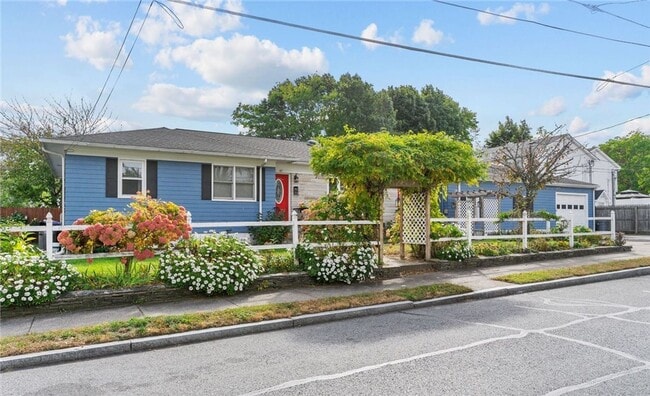 Building Photo - 45-47 Clym St