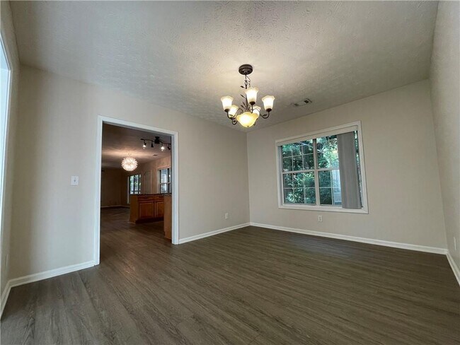 Building Photo - 2665 Woodbine Hill Way