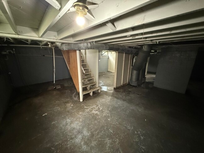 Building Photo - 549 Haskins Dr