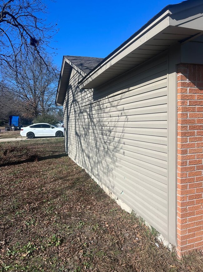 Building Photo - 510 S 19th St