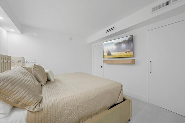 Building Photo - 19370 Collins Ave