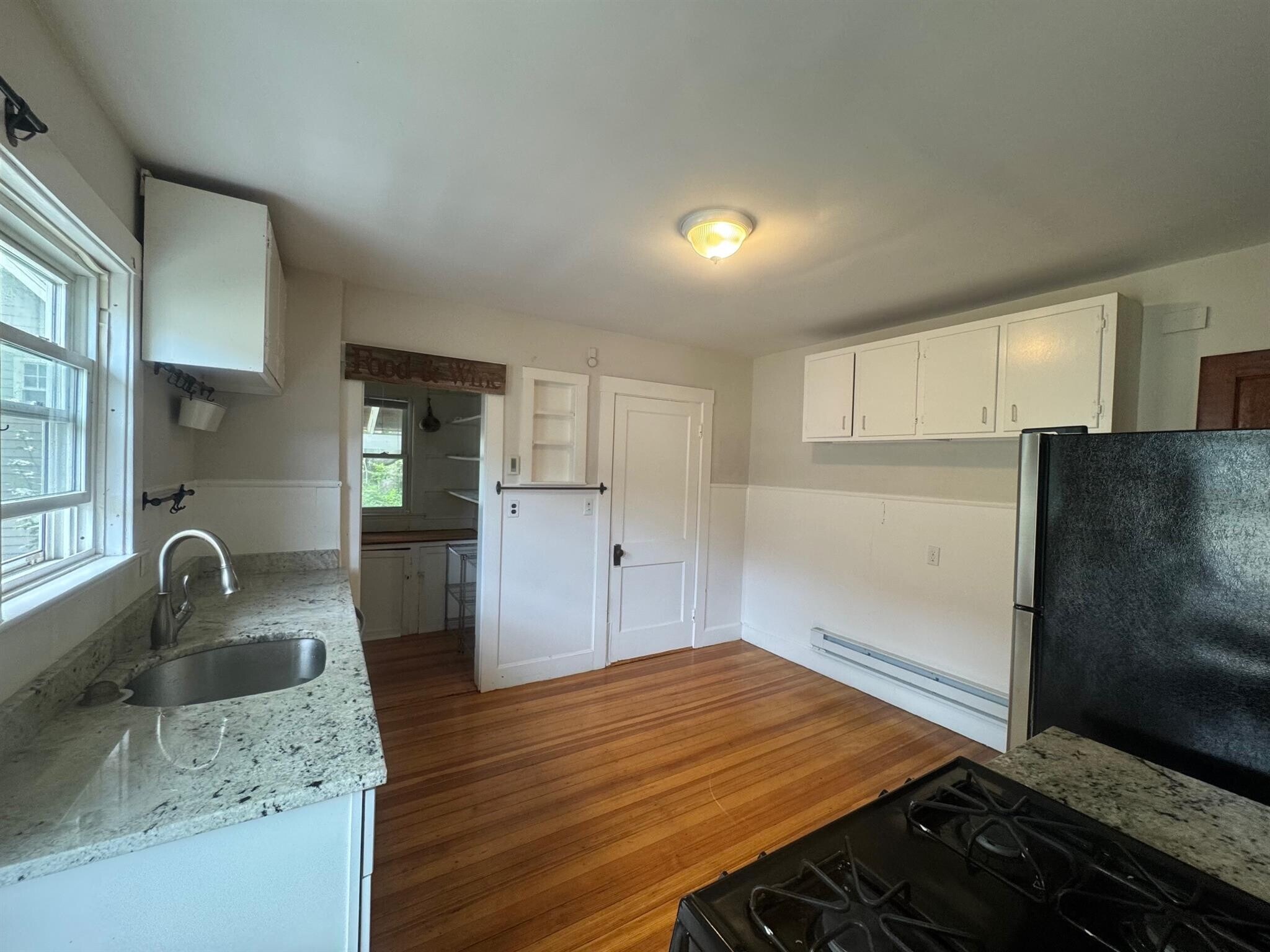 Building Photo - 48 Standish St
