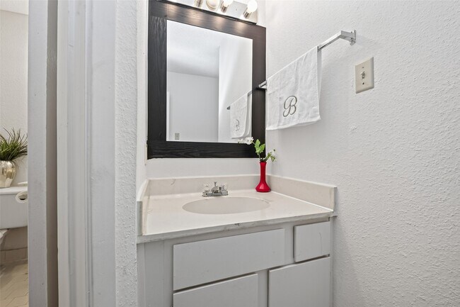 Building Photo - 9435 Pagewood Ln