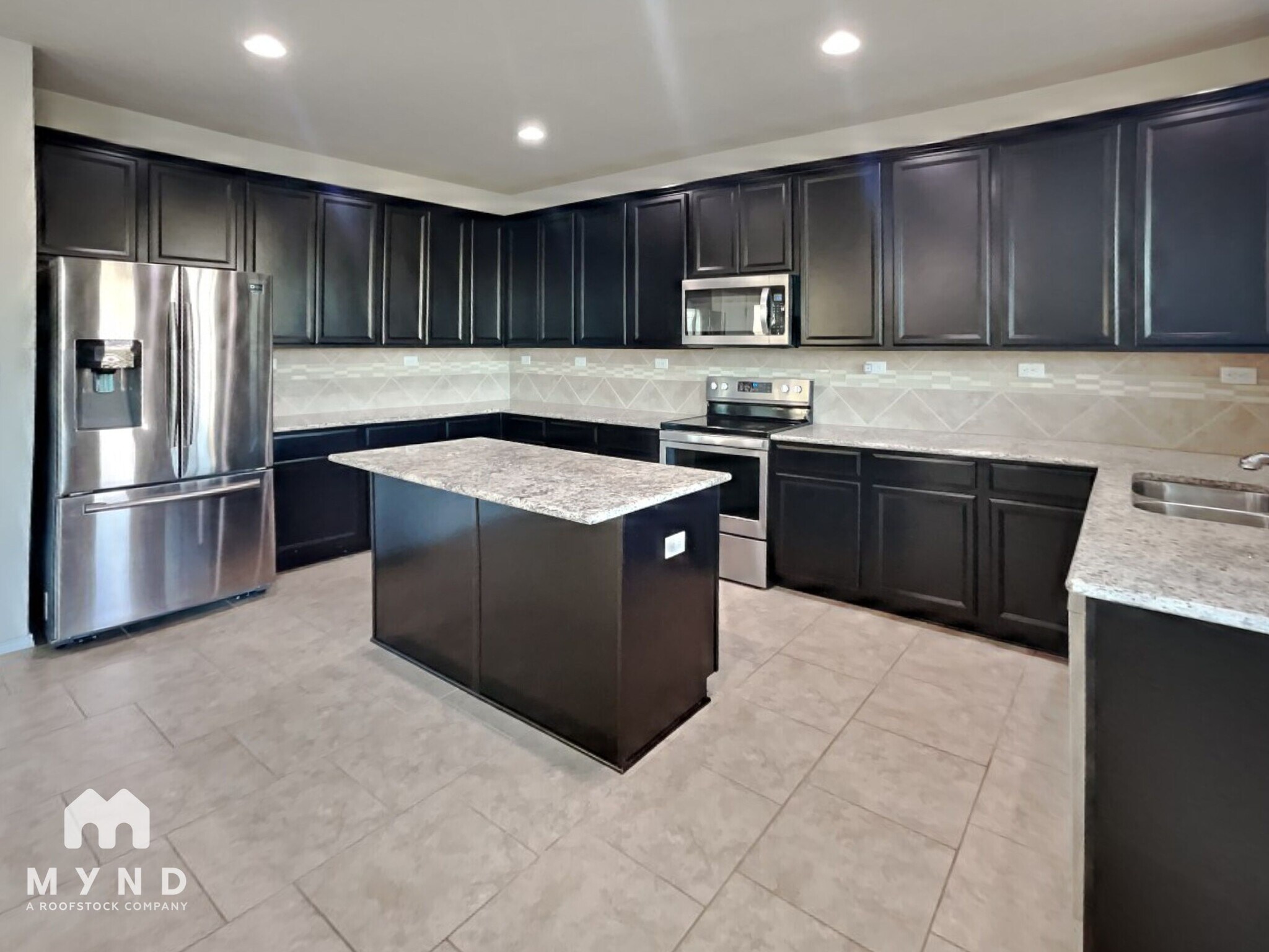Building Photo - 9919 Silver Spoon