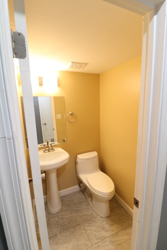 Building Photo - 7824 Briardale Terrace