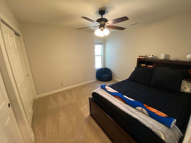 Building Photo - Beautiful 5 Bed, 2 Bath with Large Yard in Mount Helix!!