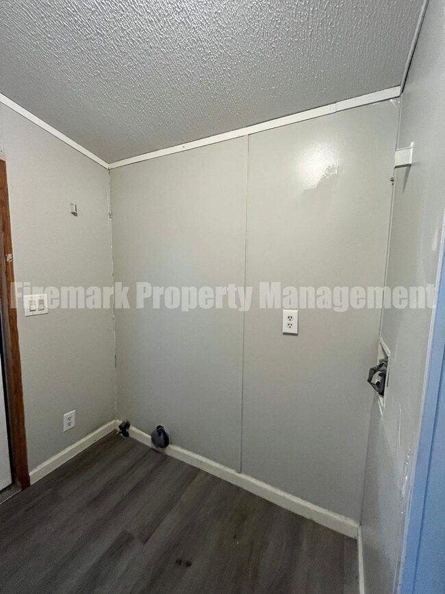 Building Photo - Double Wide for rent in Tullahoma