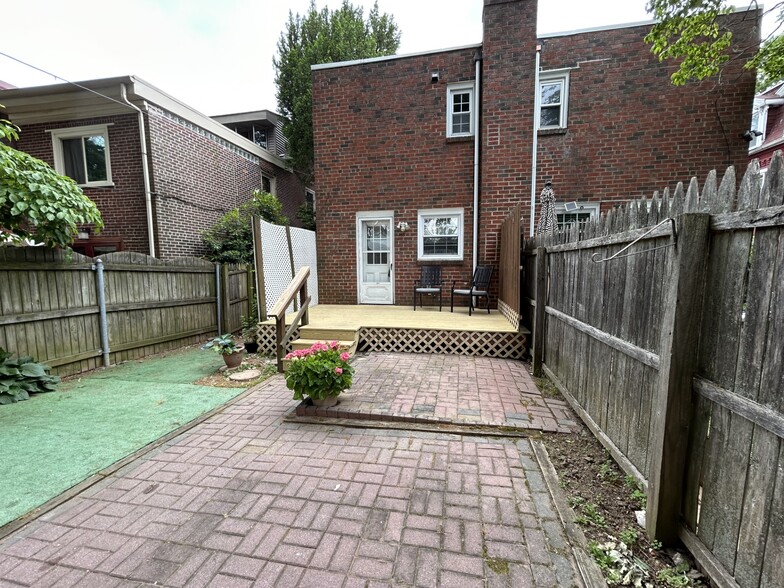 Back of house - 327 N Orange St