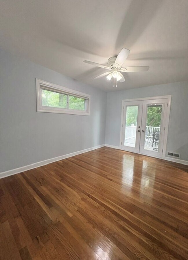 Building Photo - 9714 Admiralty Dr