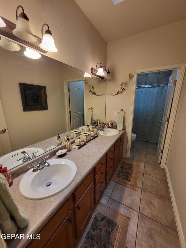 Building Photo - 6354 Franklin View Dr