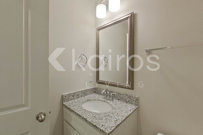 Building Photo - 2167 Banyon Cir