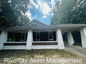 Building Photo - A Must See!!!!! Section 8 Friendly!!!!! BO...
