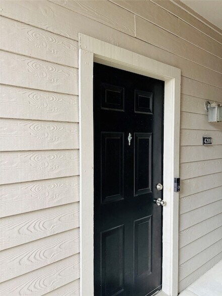 Building Photo - 1330 Old Spanish Trl