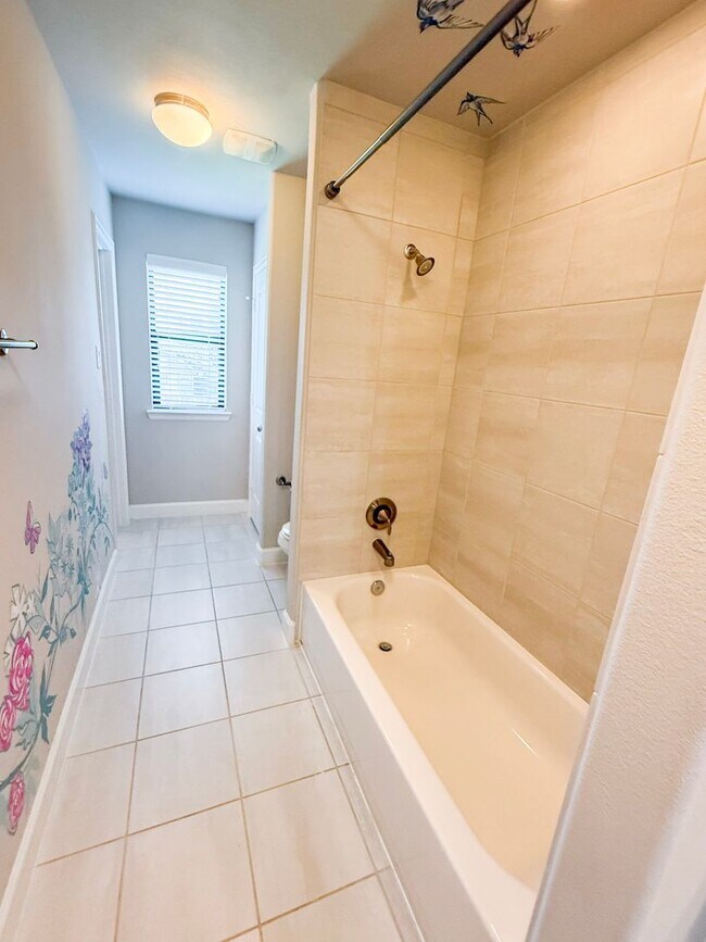 Building Photo - Come view this home located in the heart o...