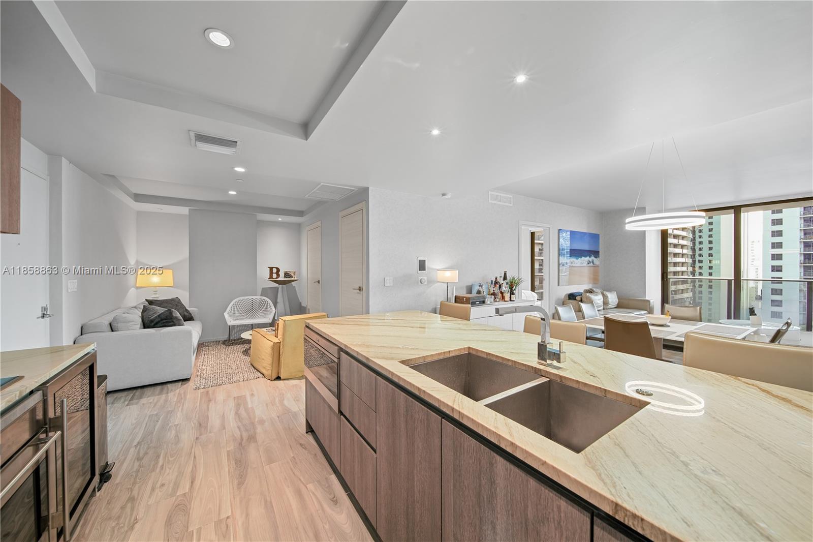 Building Photo - 801 S Miami Ave