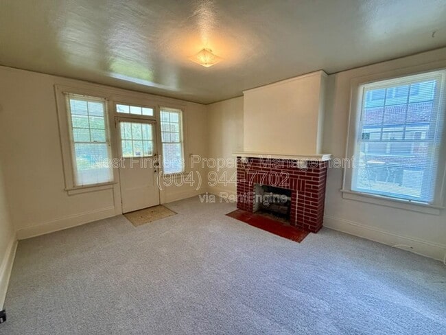 Building Photo - 2309 College St