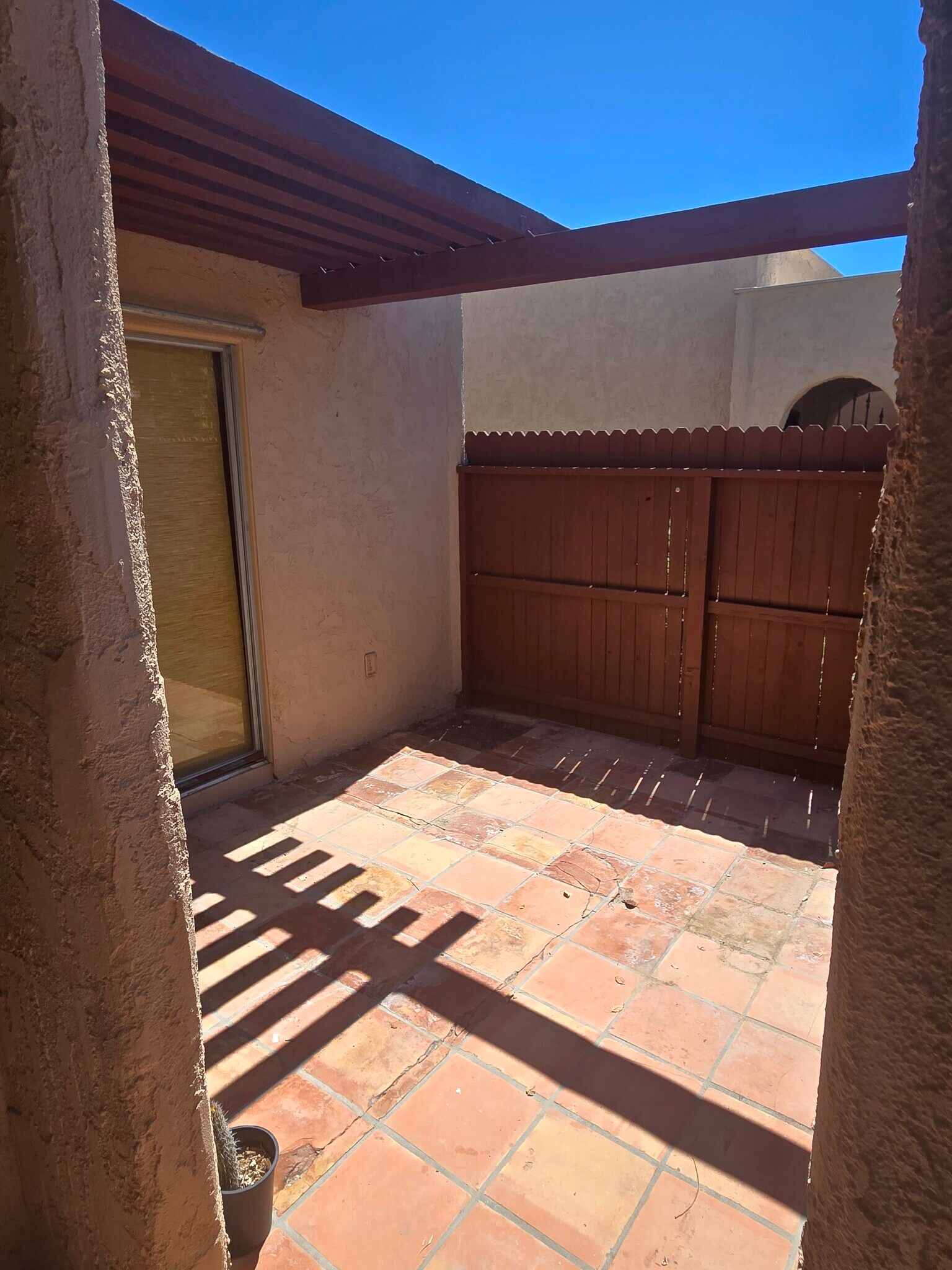 Front Gated patio - 1044 E Pueblo Rd