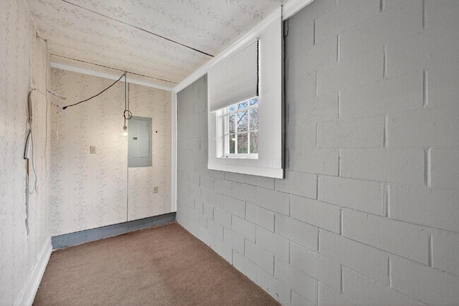 Building Photo - Unique, Private Rental Home with Workshop!