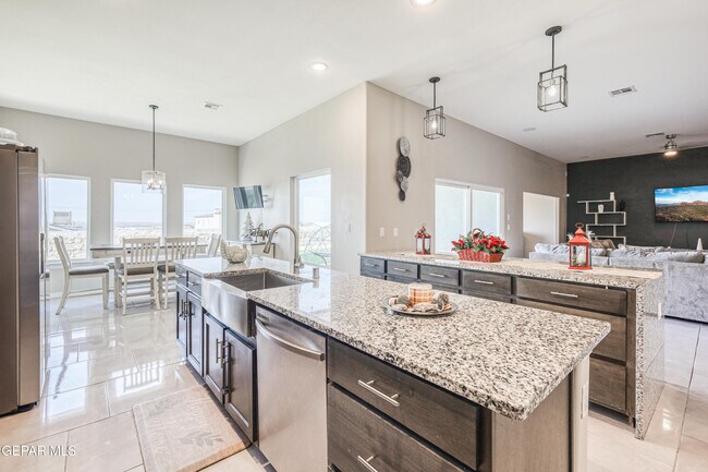 Building Photo - 2375 Enchanted Peaks