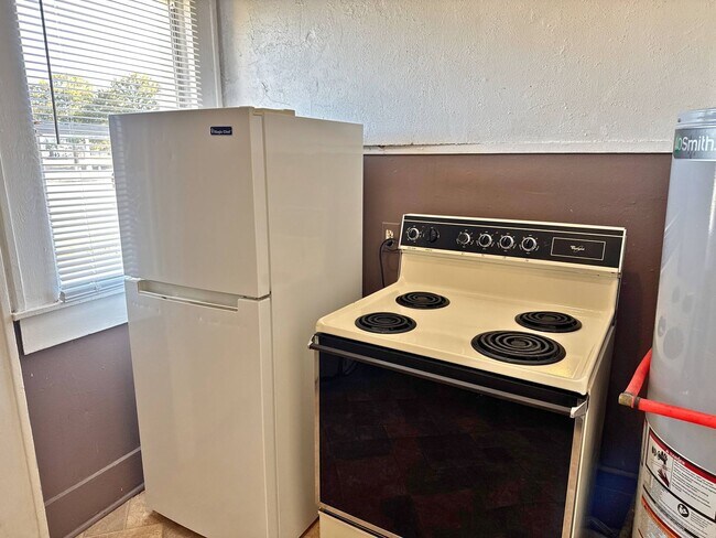 Building Photo - 2104 Ave A