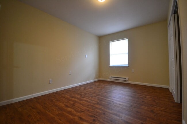 Building Photo - Longton Apartments