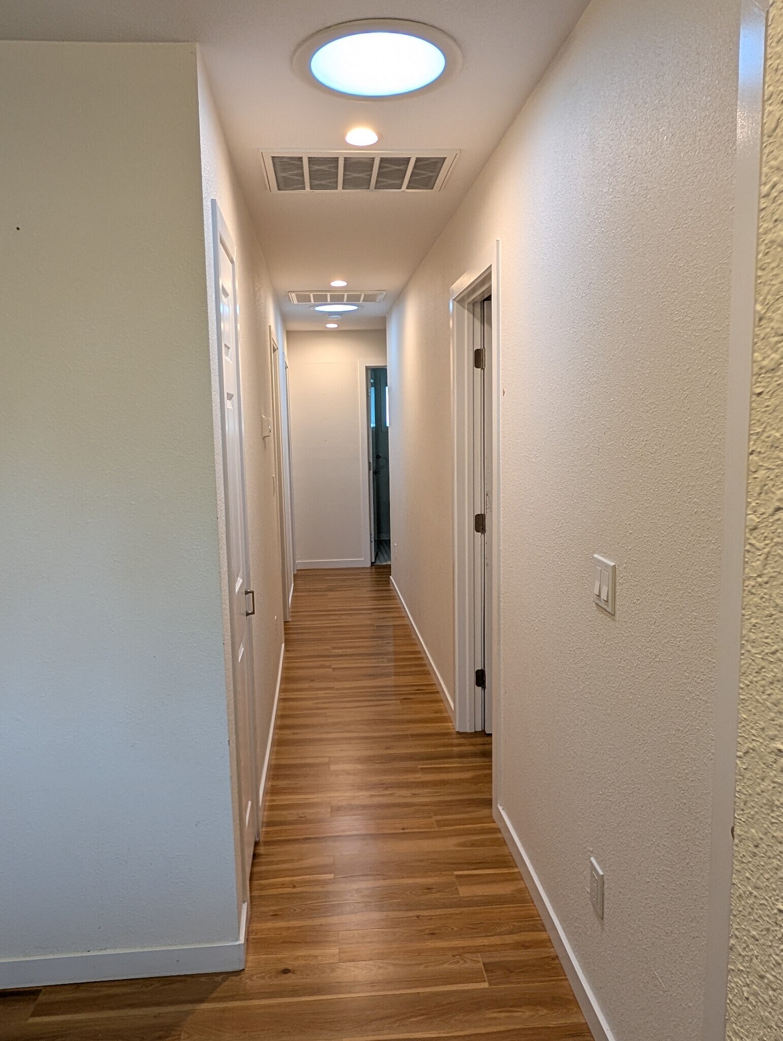 Building Photo - 487 Tuscarora Dr