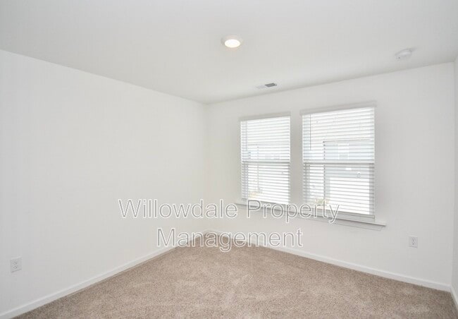 Building Photo - 2534 Hutch Ln