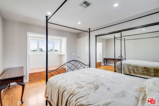 Building Photo - 3860 Cazador St