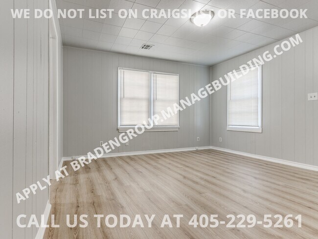 Building Photo - 4003 N Rockwell Ave